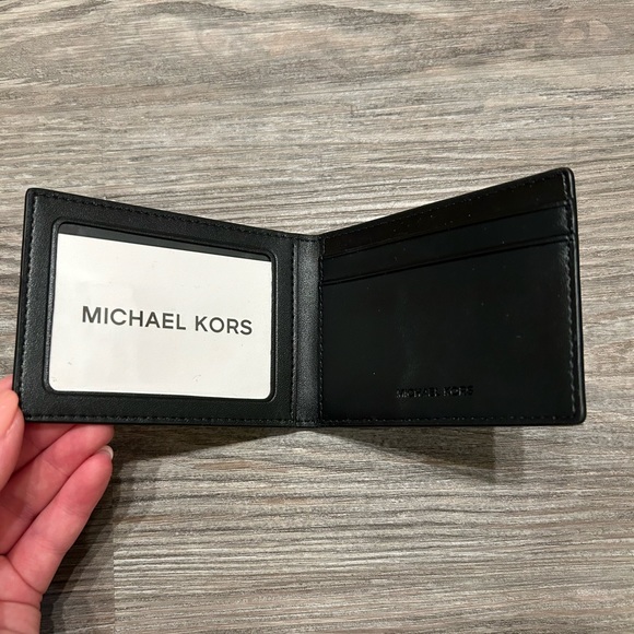 MK Men’s Wallet - Picture 3 of 5